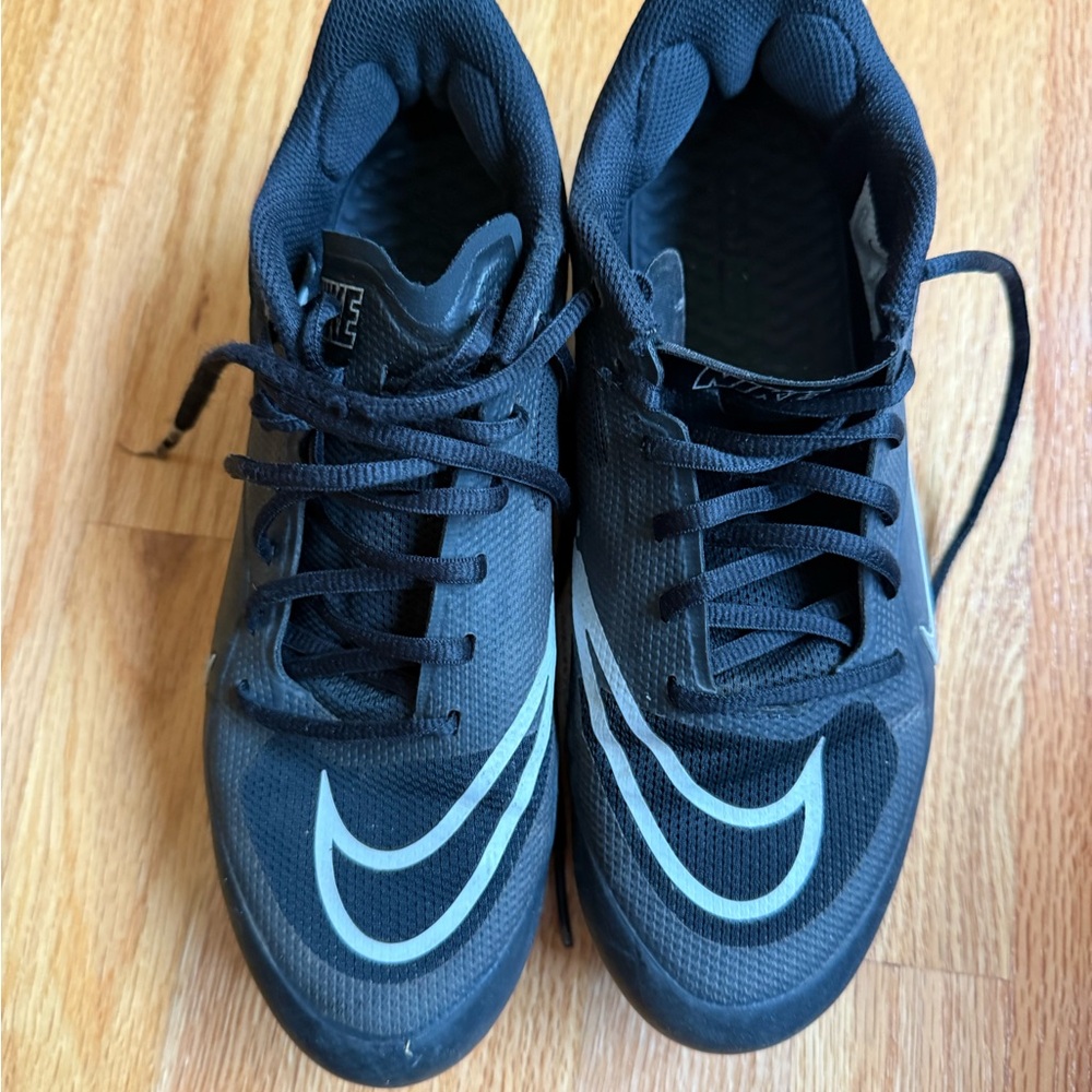 Nike Men's Black and Gray Lacrosse Shoes
